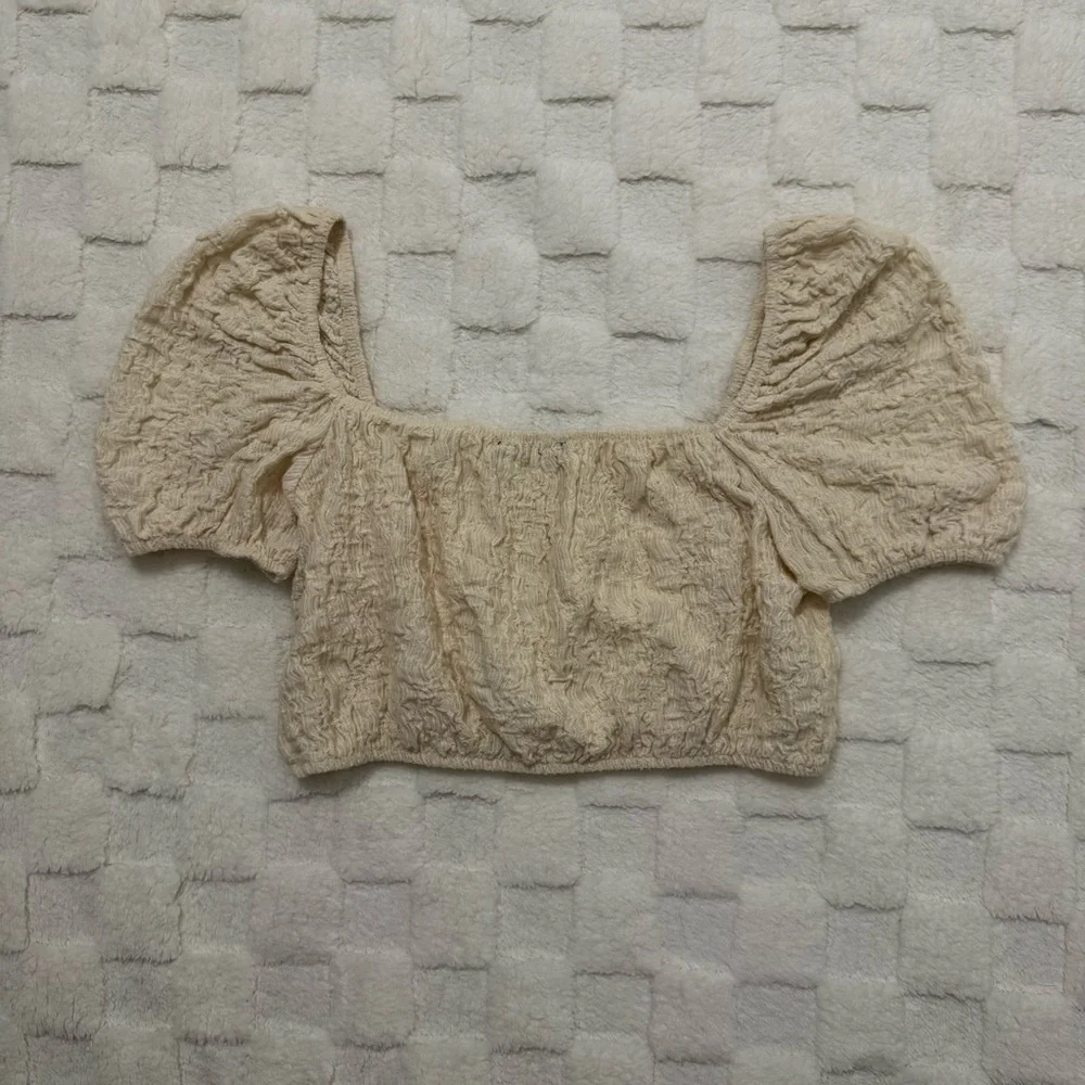 Zara Cream Textured Balloon Puff Sleeve Crop Top Short Sleeve - Women’s Medium